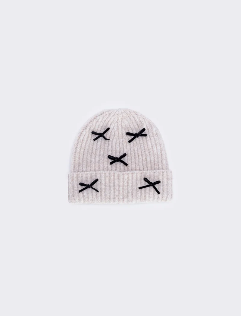 Cappello decorato con fiocchetti - Grigio